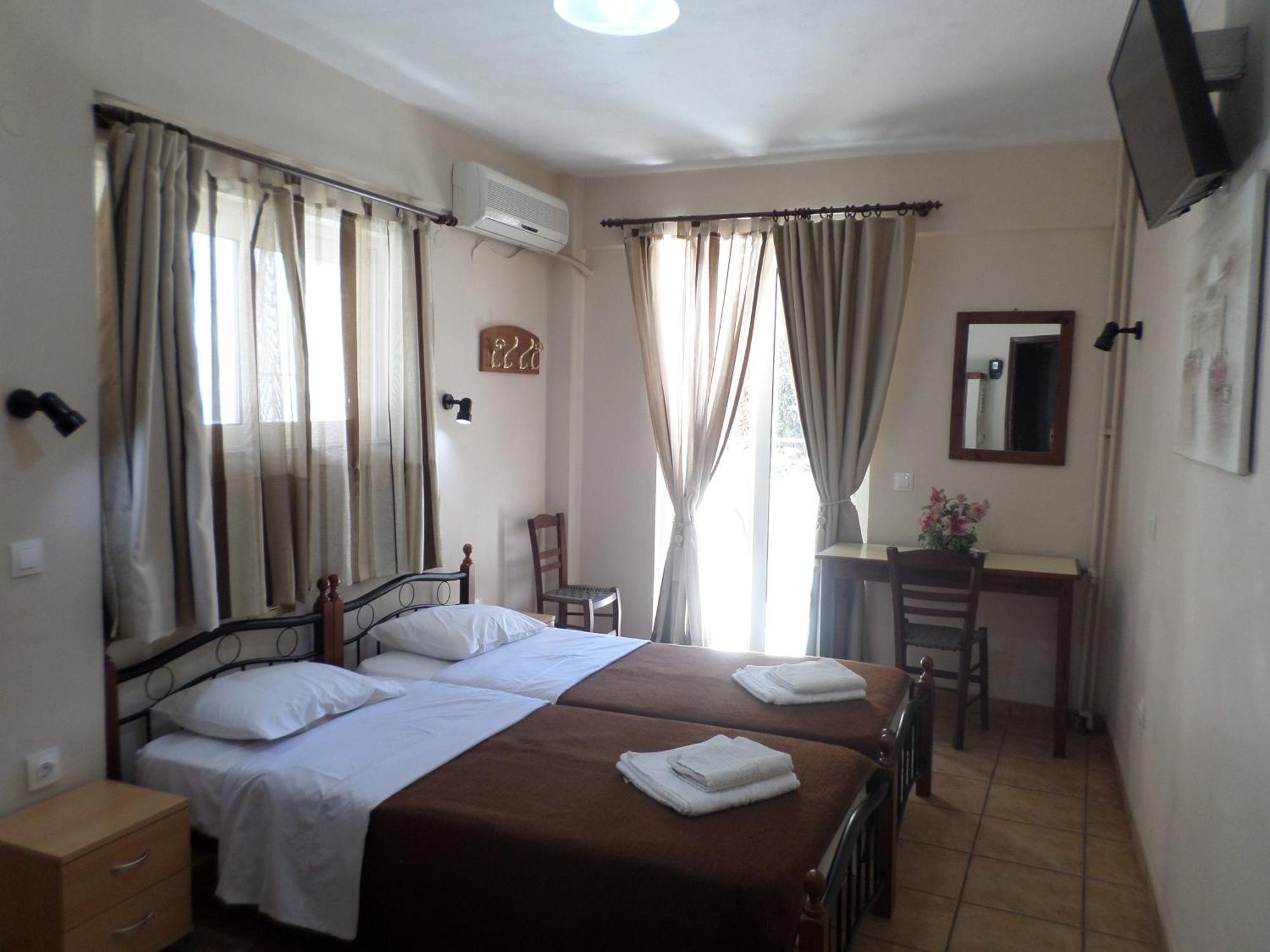 Tina Hotel Chania  Bagian luar foto