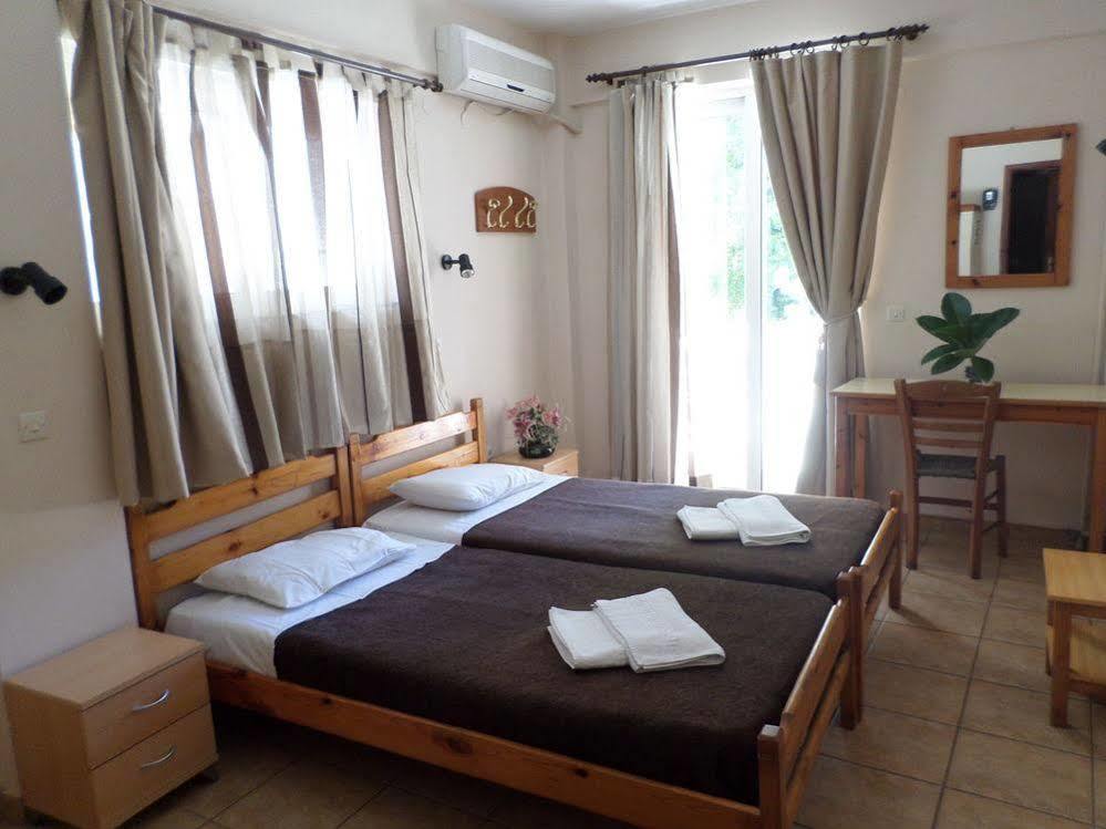 Tina Hotel Chania  Bagian luar foto